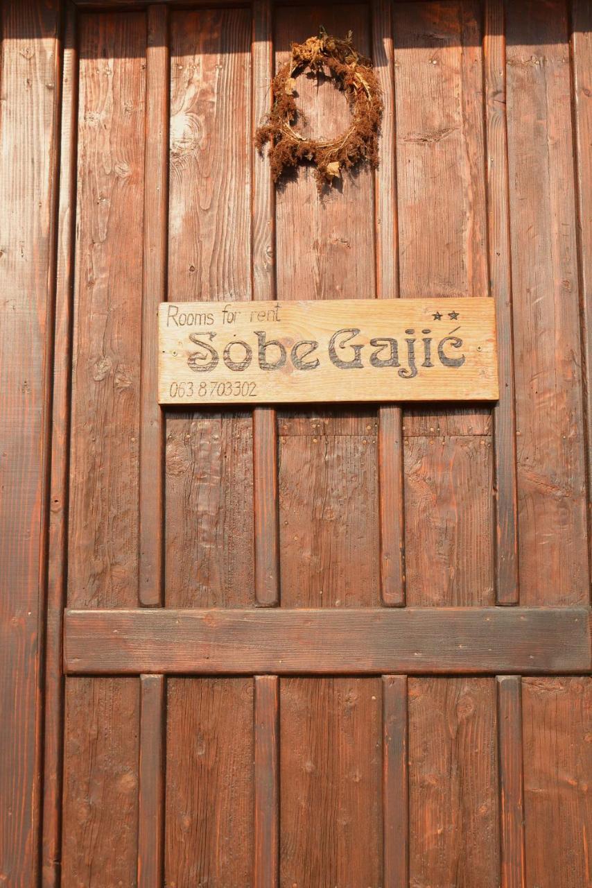 Sobe Gajic เซรมสกี คาร์ลอฟซี ภายนอก รูปภาพ